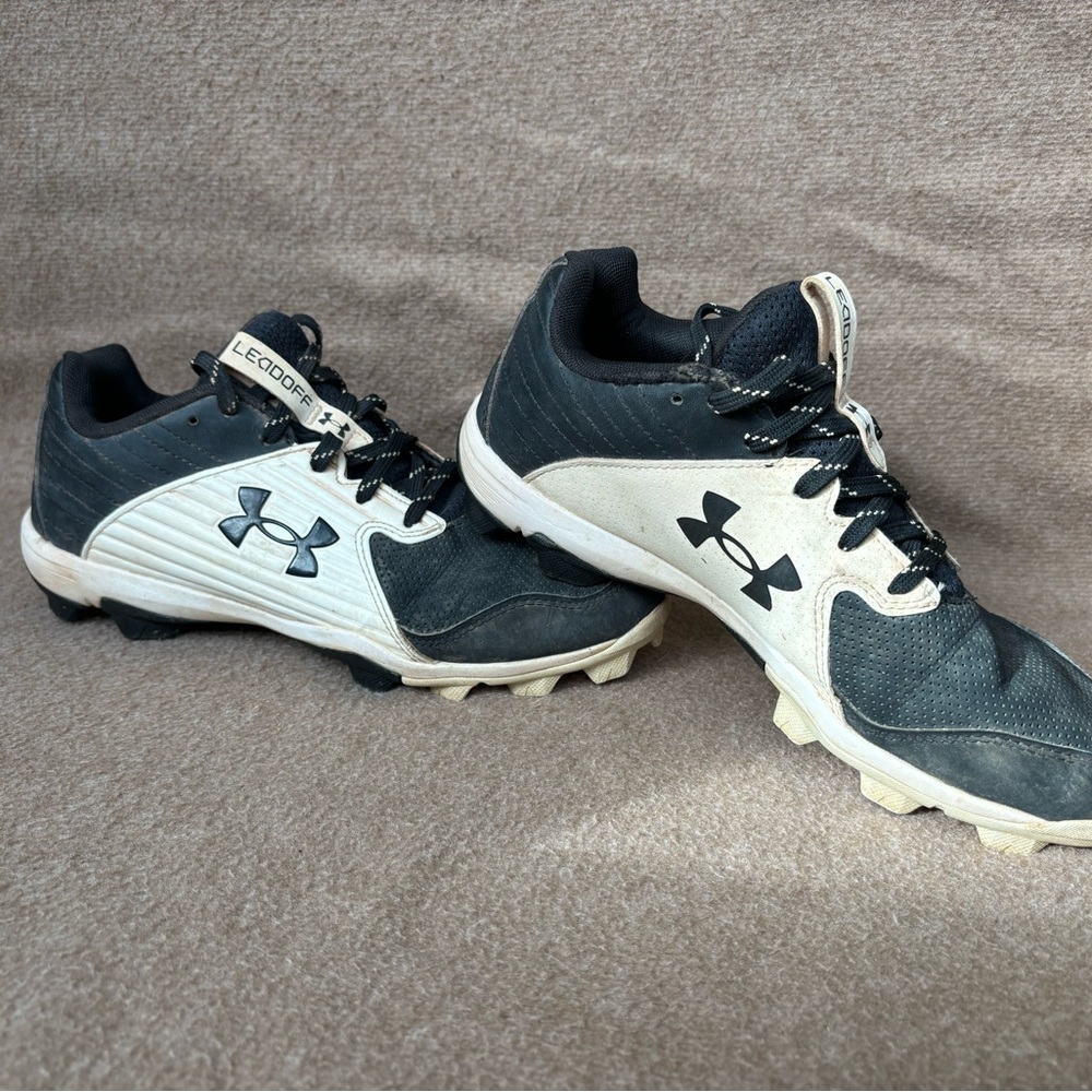 Boys 6Y baseball cleats